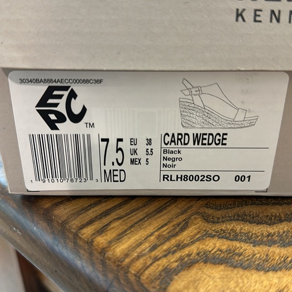 Kenneth Cole Reaction Black Wedge Sandals - Picture 2 of 6